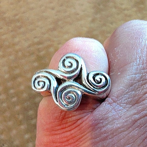 Sterling Silver Swirls Ring - Picture 2 of 2
